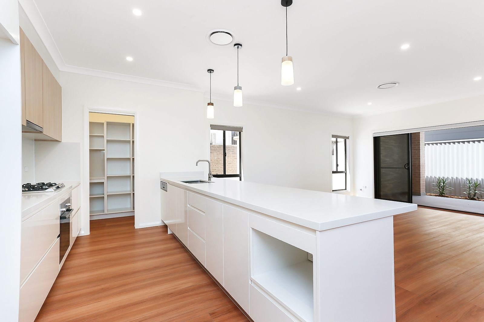 90 Baroona Rd, Northbridge Leased by The Gallery Real Estate - image 1